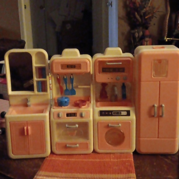 🟢 Barbie Doll Size Kitchen Set - Picture 1 of 2